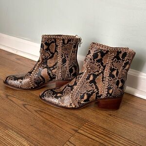 Leather snake skin boots